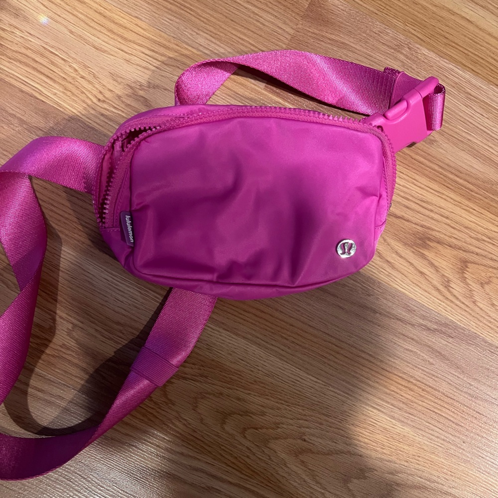 Sonic Pink Lululemon Belt Bag